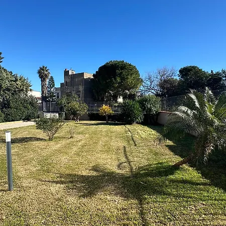 Sara Mondello Garden Level Διαμέρισμα *